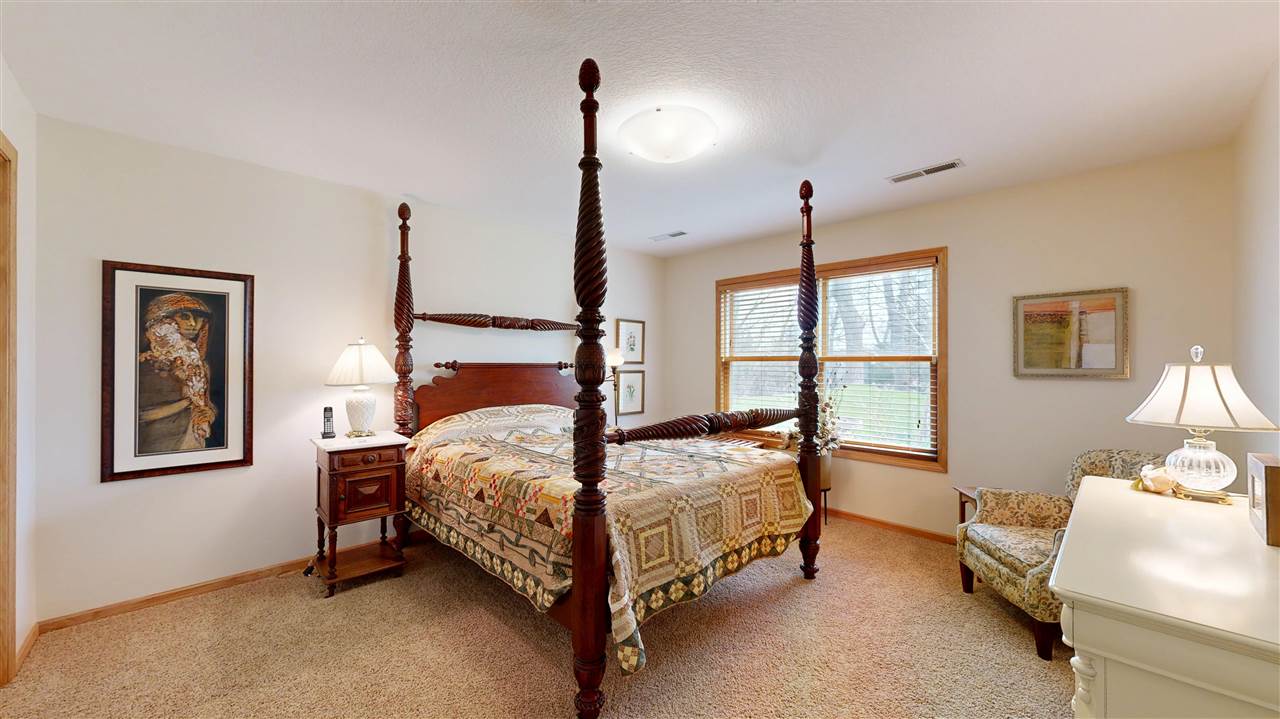 2096 Glen Oaks Drive Coralville IA 52241