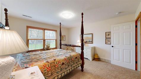 2096 Glen Oaks Drive Coralville IA 52241