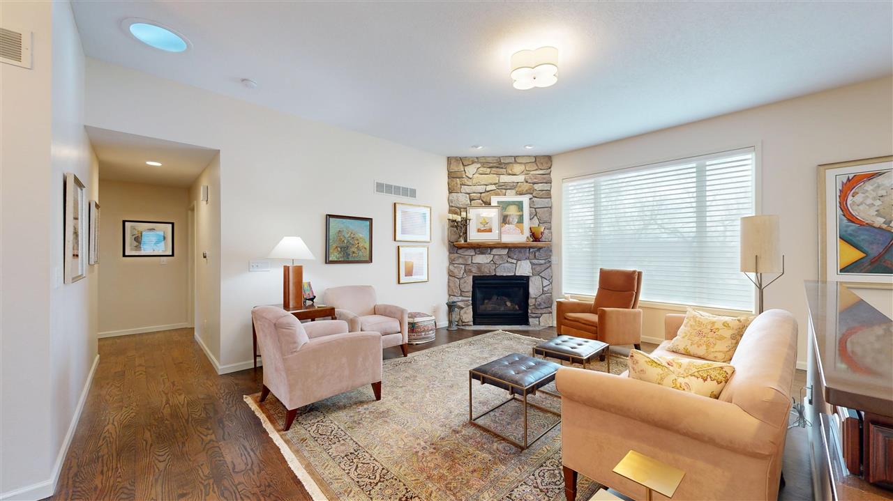 2096 Glen Oaks Drive Coralville IA 52241