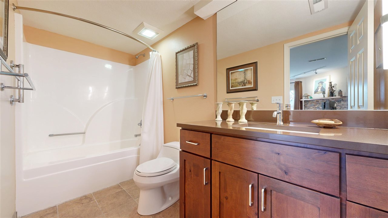 2096 Glen Oaks Drive Coralville IA 52241