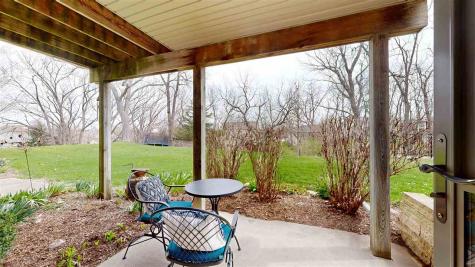 2096 Glen Oaks Drive Coralville IA 52241