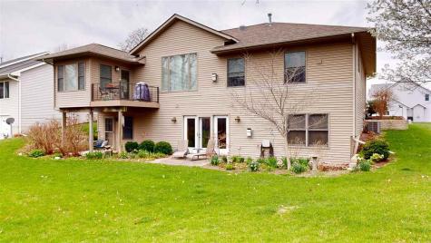 2096 Glen Oaks Drive Coralville IA 52241
