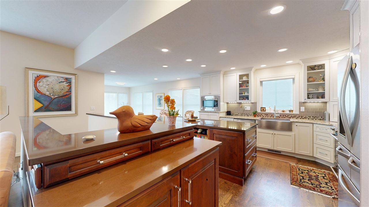2096 Glen Oaks Drive Coralville IA 52241