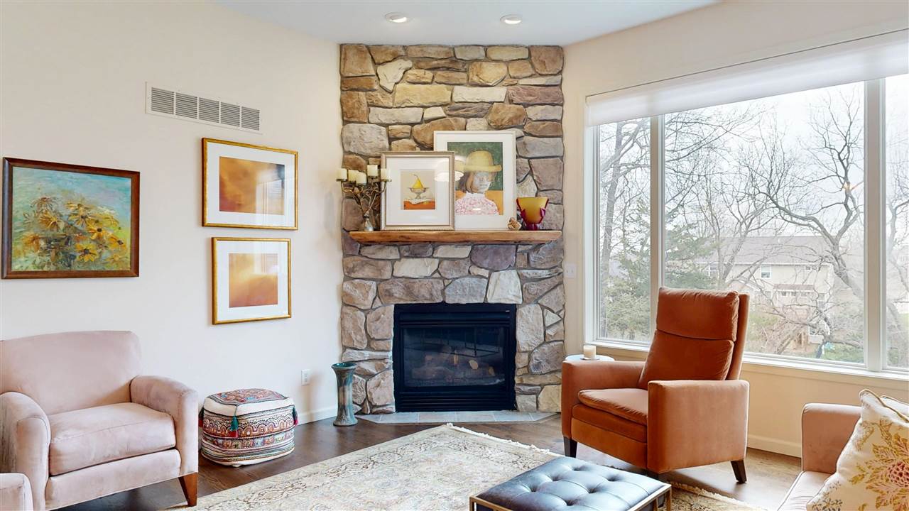 2096 Glen Oaks Drive Coralville IA 52241
