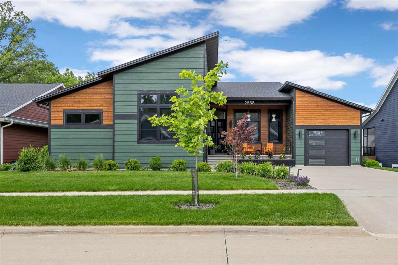 2858 Buckle Down Circle Iowa City IA 52245