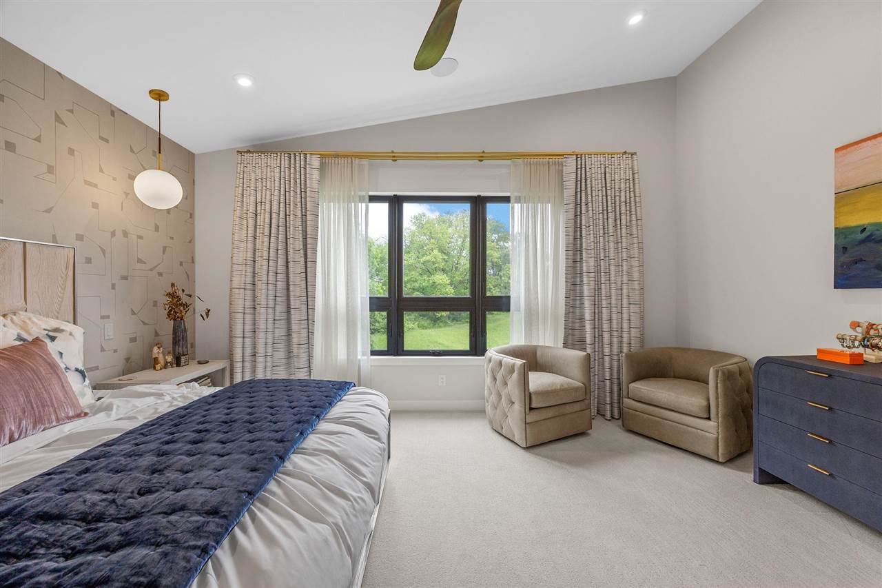 2858 Buckle Down Circle Iowa City IA 52245