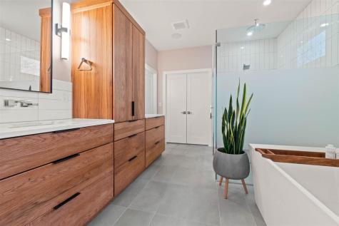 2858 Buckle Down Circle Iowa City IA 52245