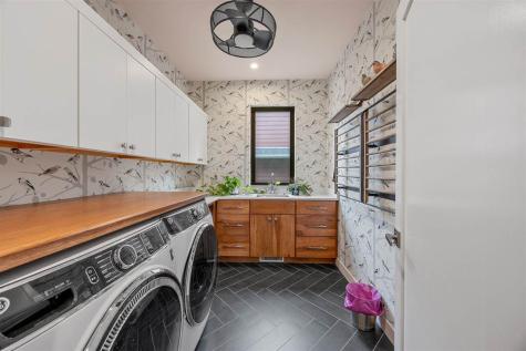 2858 Buckle Down Circle Iowa City IA 52245
