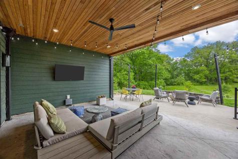 2858 Buckle Down Circle Iowa City IA 52245