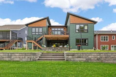 2858 Buckle Down Circle Iowa City IA 52245