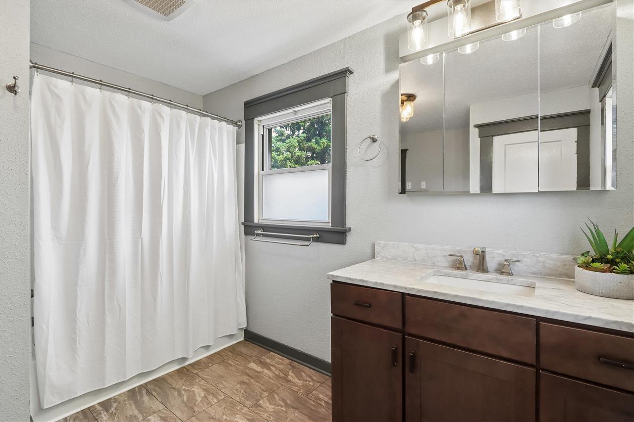 1801 G Avenue Ladora IA 52251