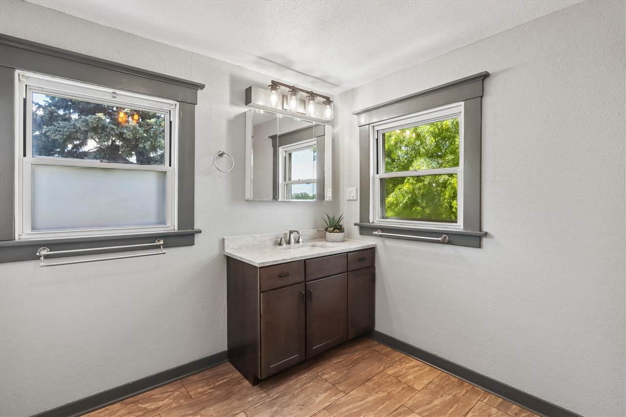 1801 G Avenue Ladora IA 52251