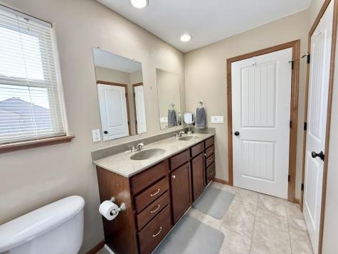 785 Yorkshire Street North Liberty IA 52317