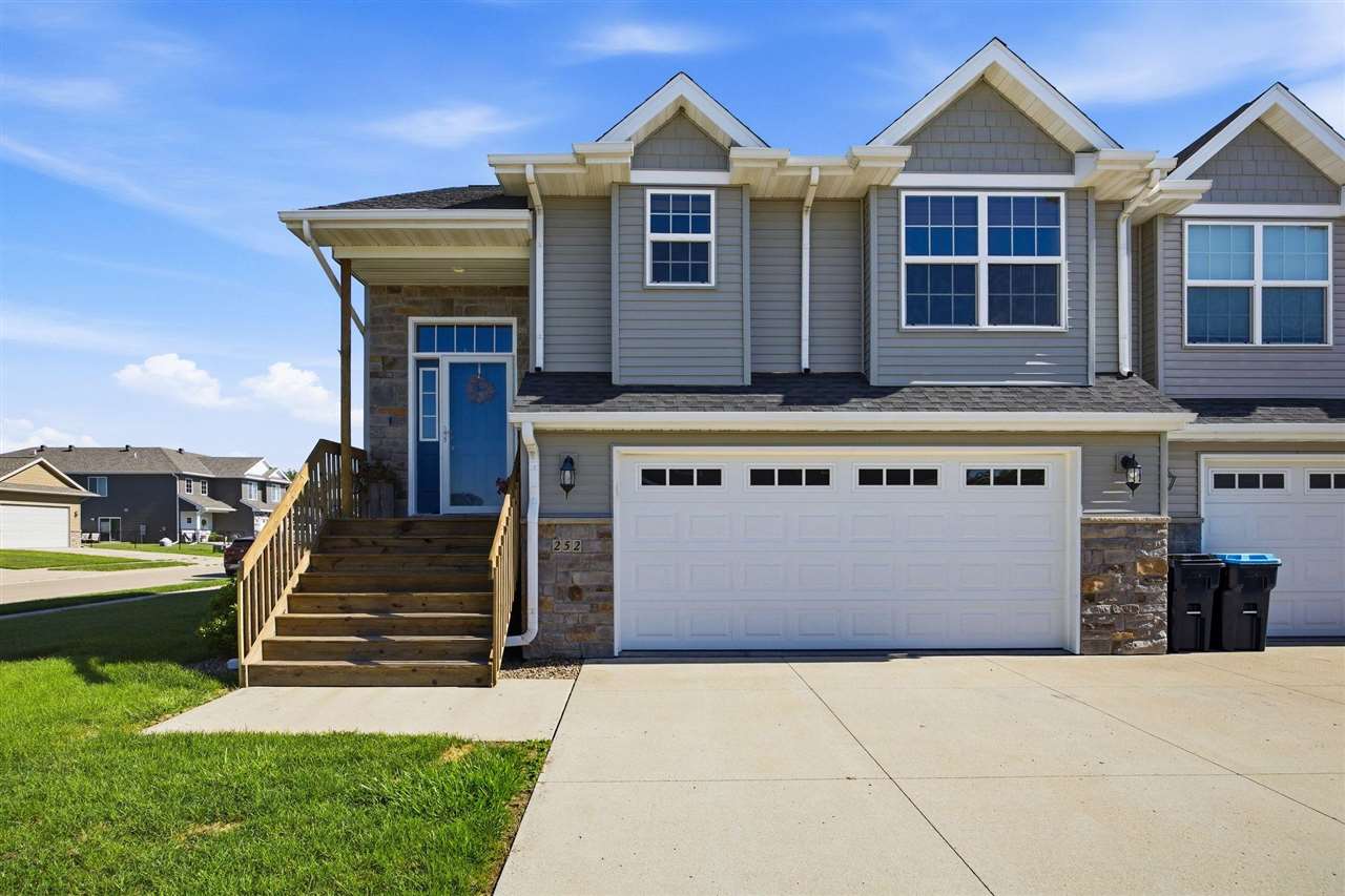 252 Sierra Park Drive Hills IA 52235