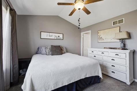 252 Sierra Park Drive Hills IA 52235