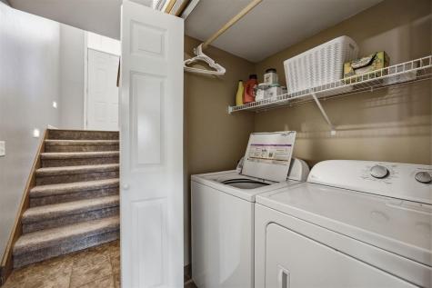 252 Sierra Park Drive Hills IA 52235