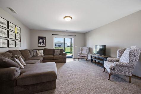 252 Sierra Park Drive Hills IA 52235