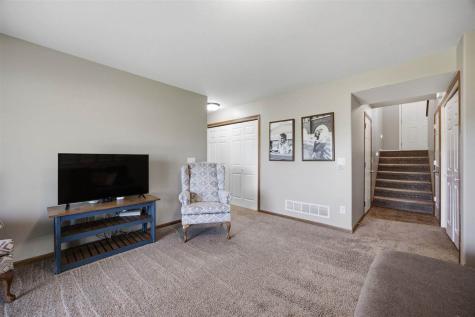 252 Sierra Park Drive Hills IA 52235