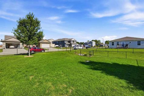 252 Sierra Park Drive Hills IA 52235