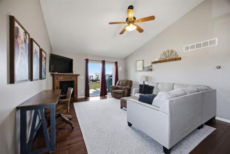 252 Sierra Park Drive Hills IA 52235