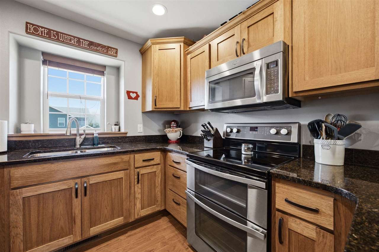 252 Sierra Park Drive Hills IA 52235