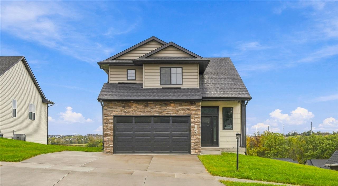 1306 E Gable Way Tiffin IA 52340
