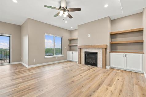 1306 E Gable Way Tiffin IA 52340