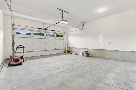 1306 E Gable Way Tiffin IA 52340