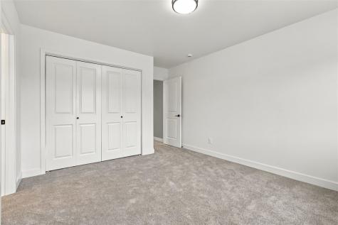 1306 E Gable Way Tiffin IA 52340