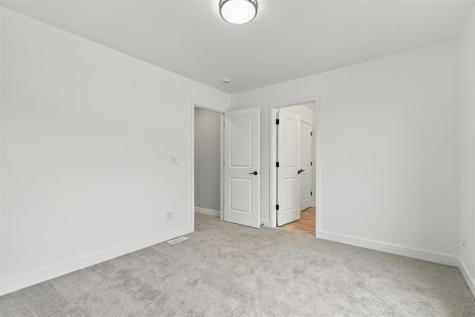 1306 E Gable Way Tiffin IA 52340