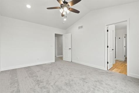 1306 E Gable Way Tiffin IA 52340