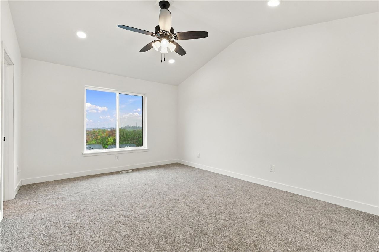 1306 E Gable Way Tiffin IA 52340