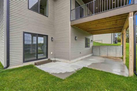 1306 E Gable Way Tiffin IA 52340