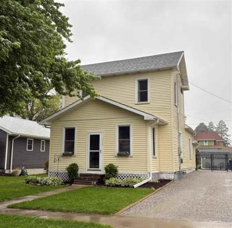 515 S Riggs Street Lone Tree IA 52755