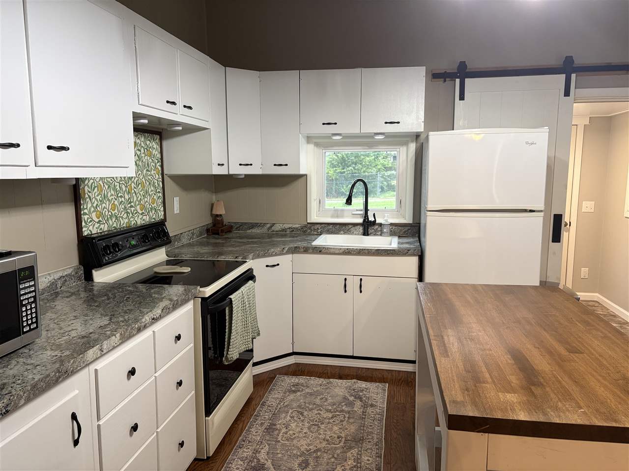 515 S Riggs Street Lone Tree IA 52755