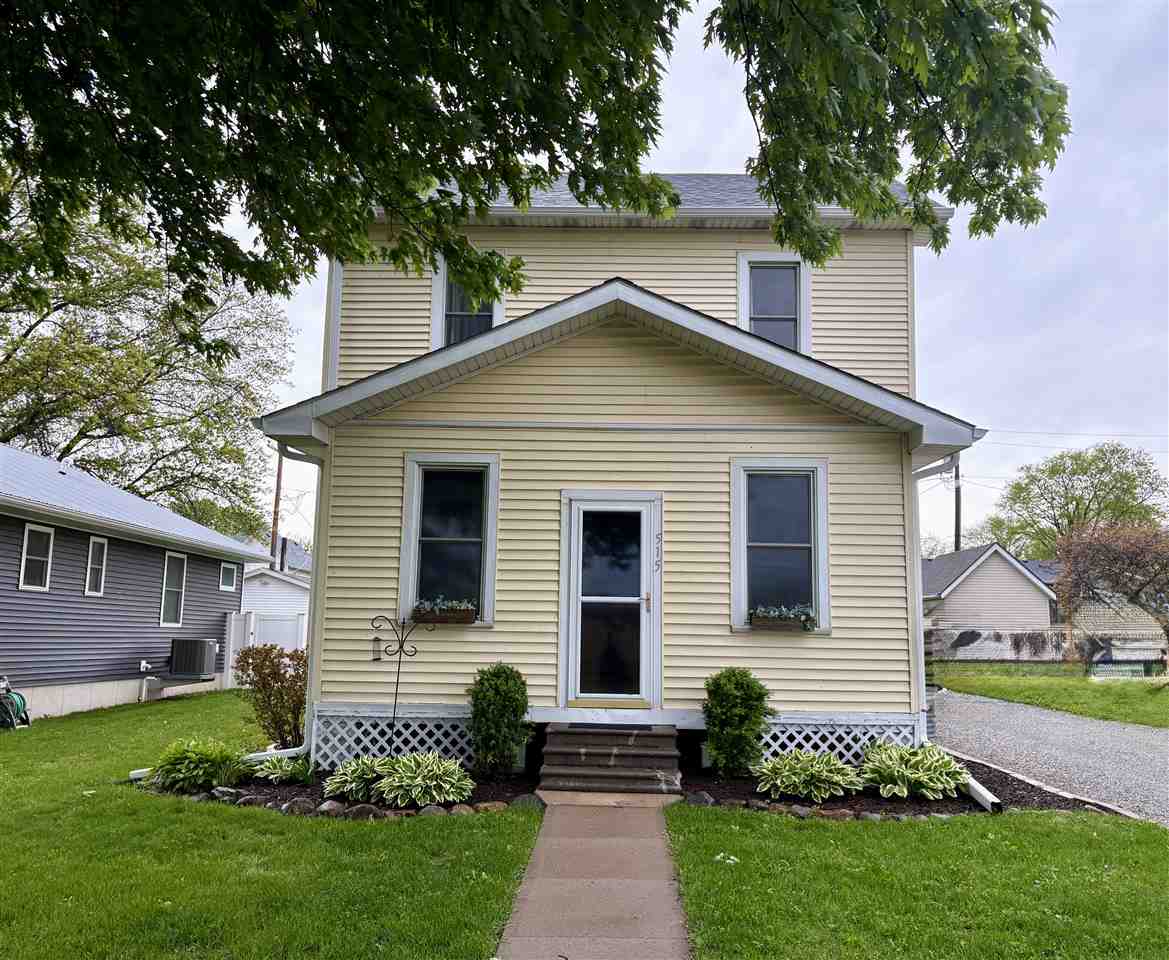 515 S Riggs Street Lone Tree IA 52755