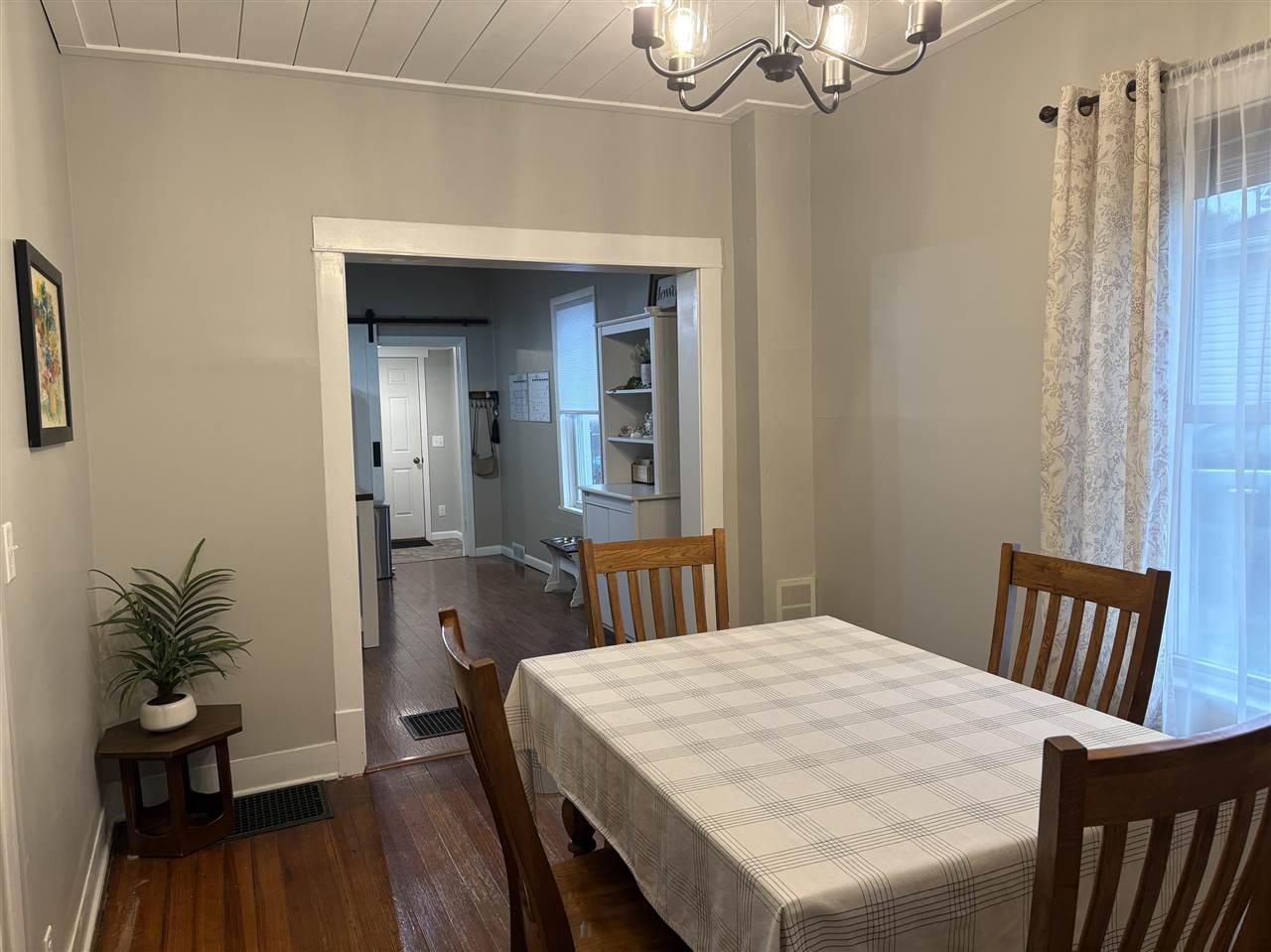 515 S Riggs Street Lone Tree IA 52755