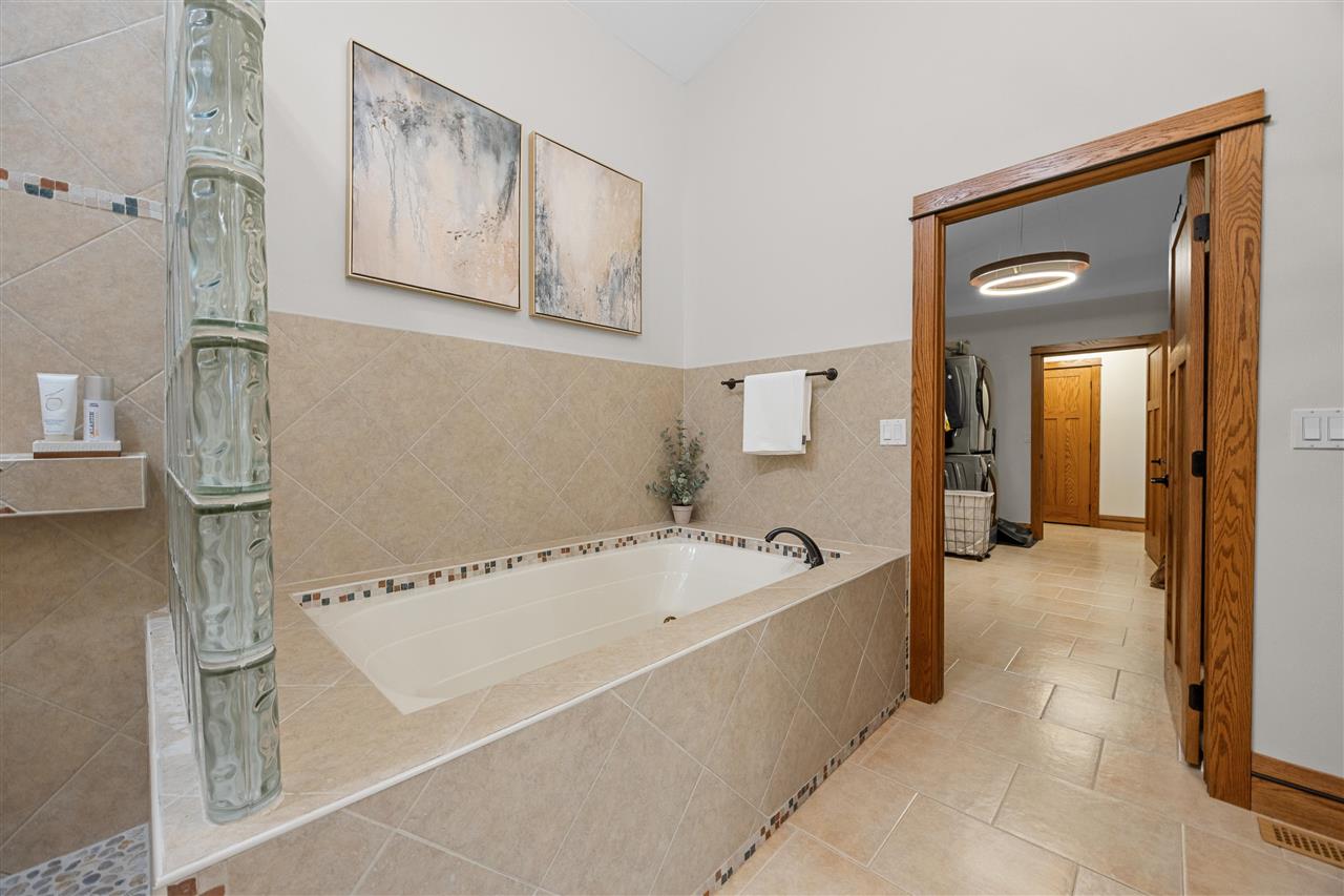 121 Pheasant Run West Branch IA 52358