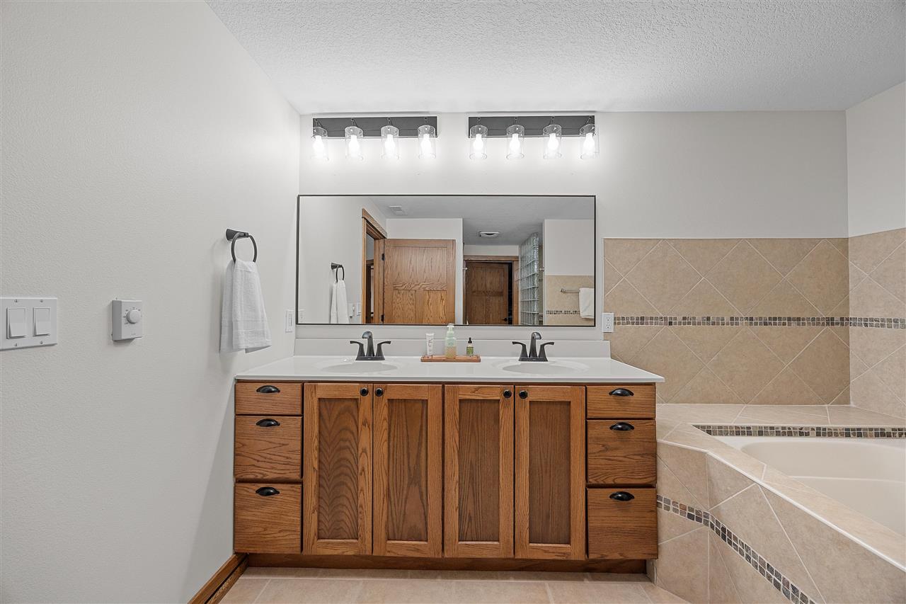 121 Pheasant Run West Branch IA 52358