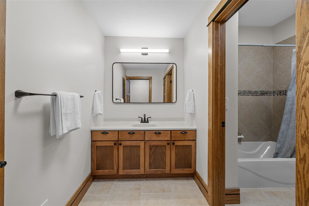 121 Pheasant Run West Branch IA 52358