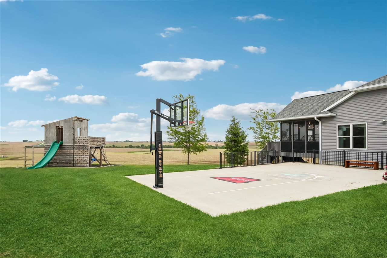 600 Dane Court Williamsburg IA 52361