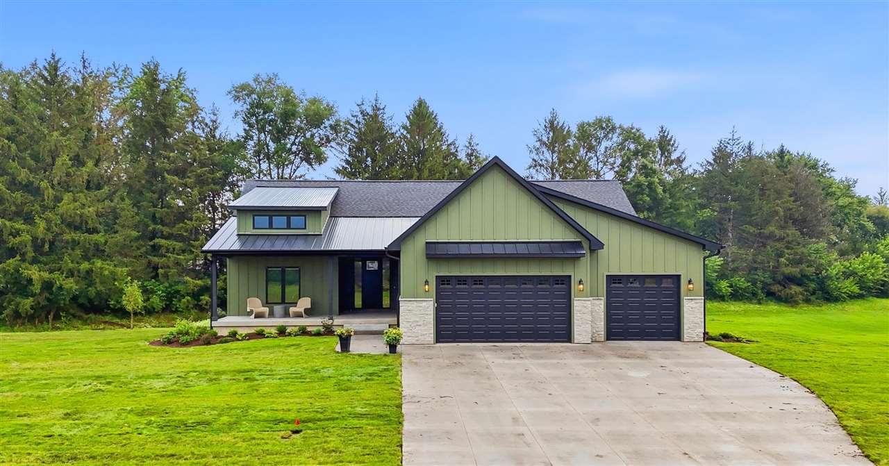 4236 Pleasant Valley Drive SE Iowa City IA 52240