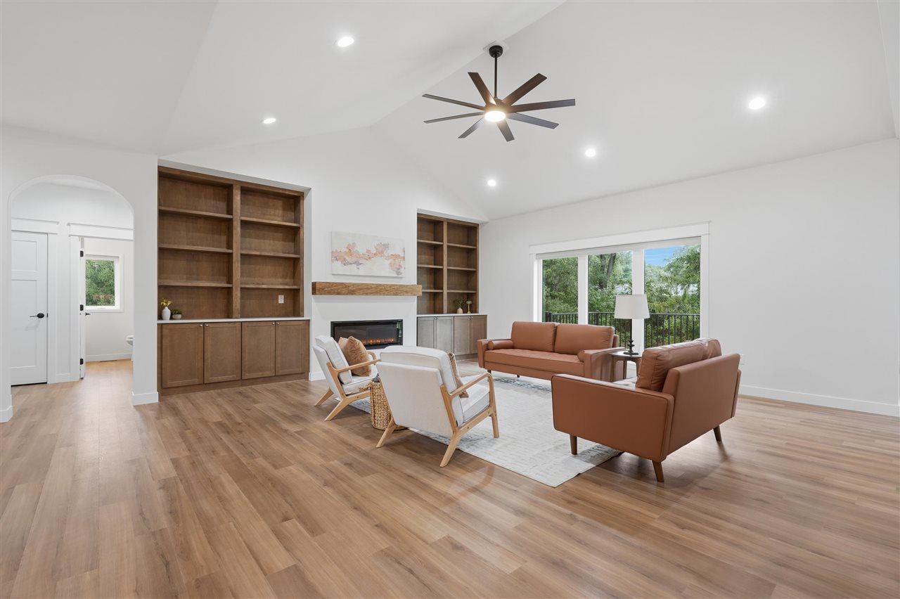 4236 Pleasant Valley Drive SE Iowa City IA 52240