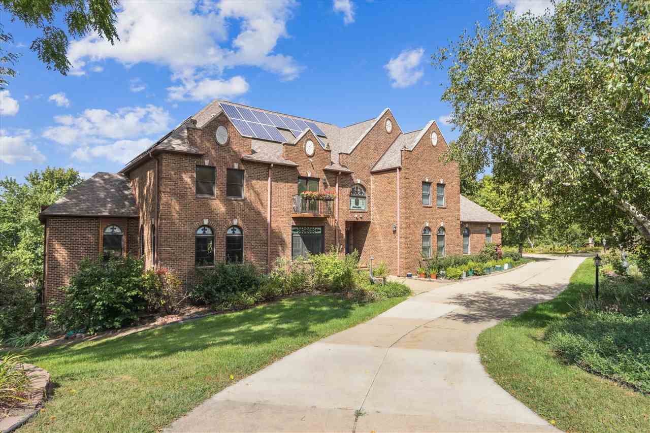 1 Acorn Court Iowa City IA 52246