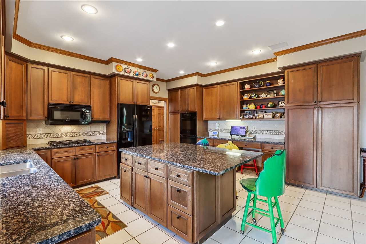 1 Acorn Court Iowa City IA 52246