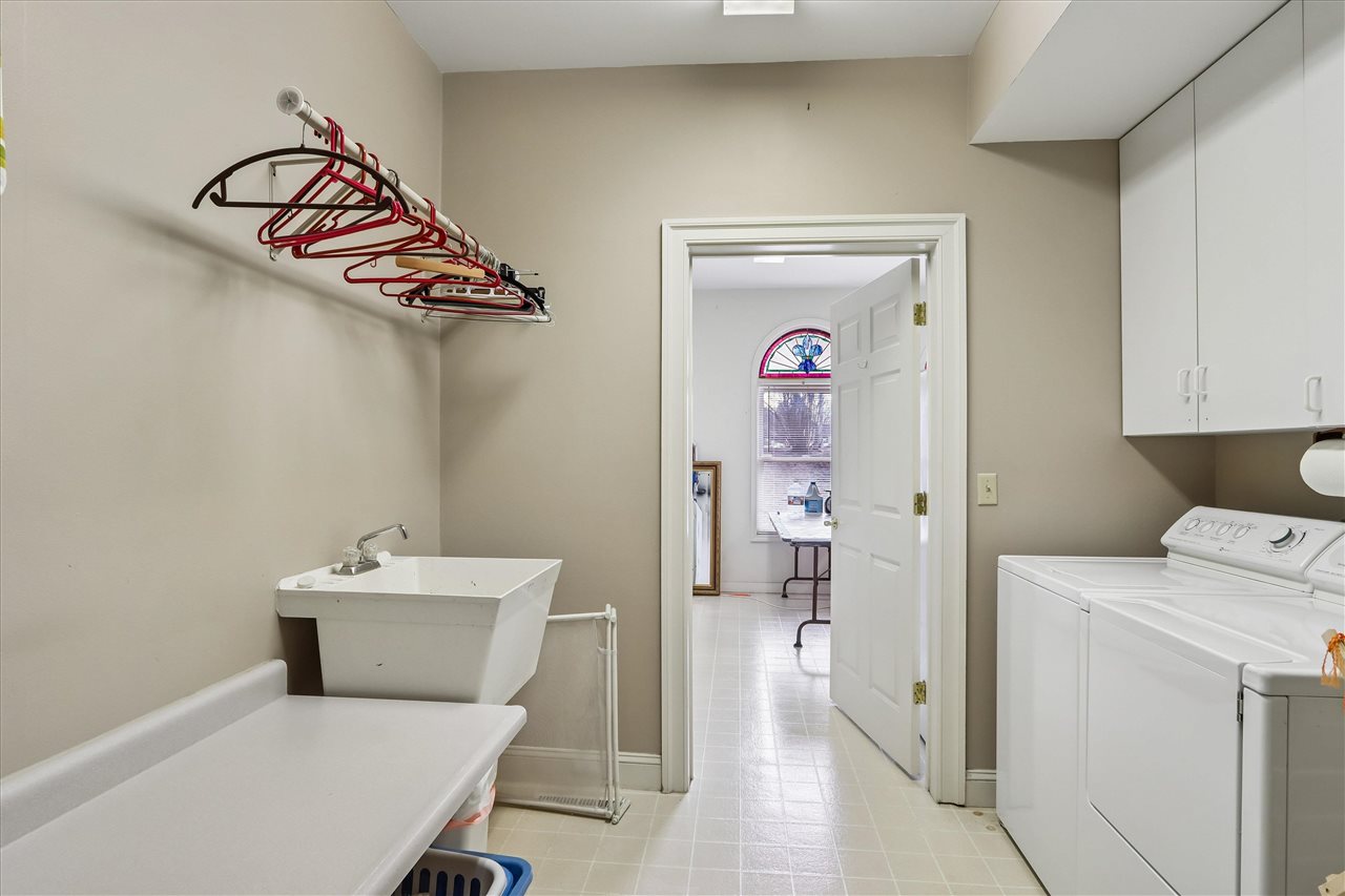 1 Acorn Court Iowa City IA 52246