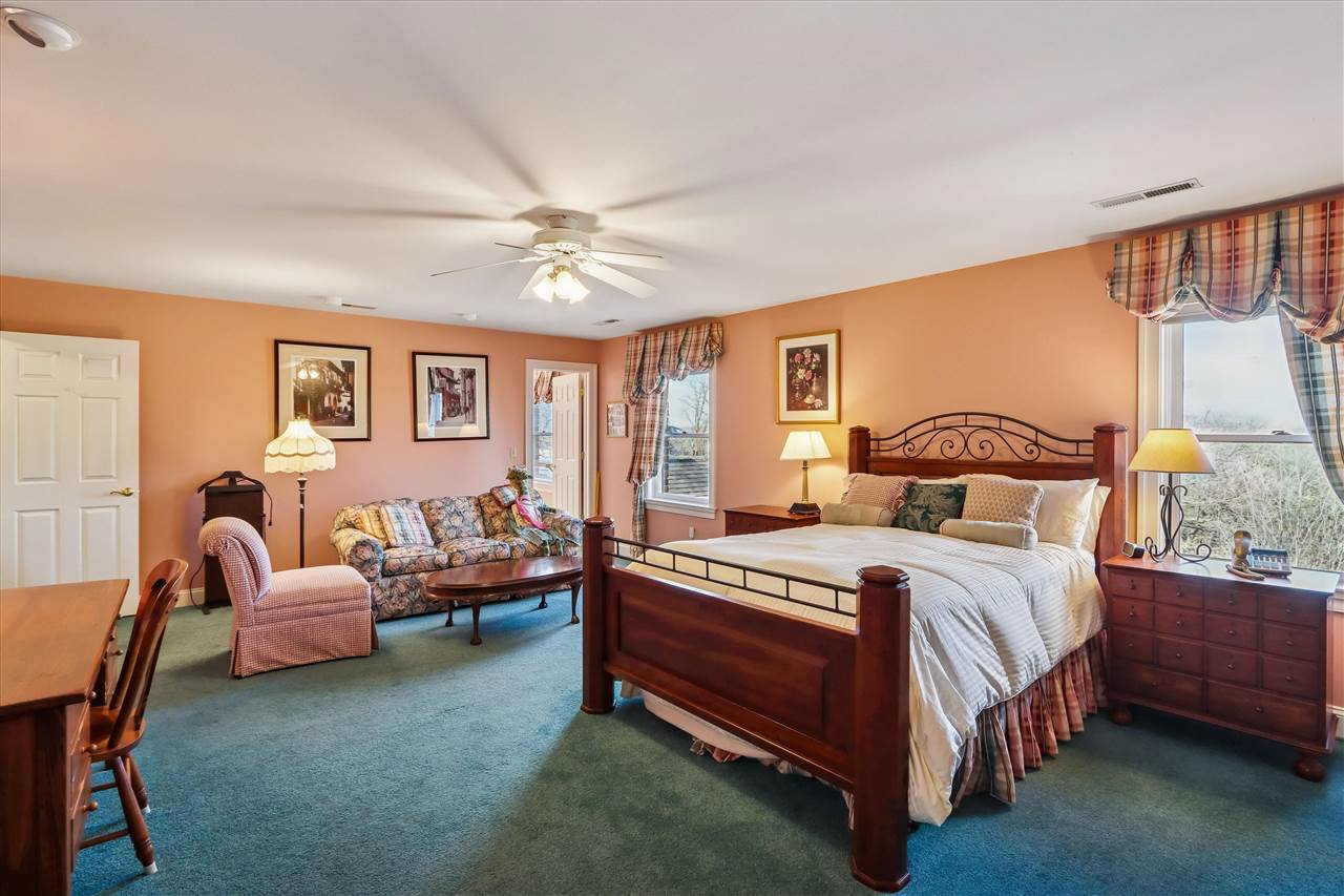 1 Acorn Court Iowa City IA 52246