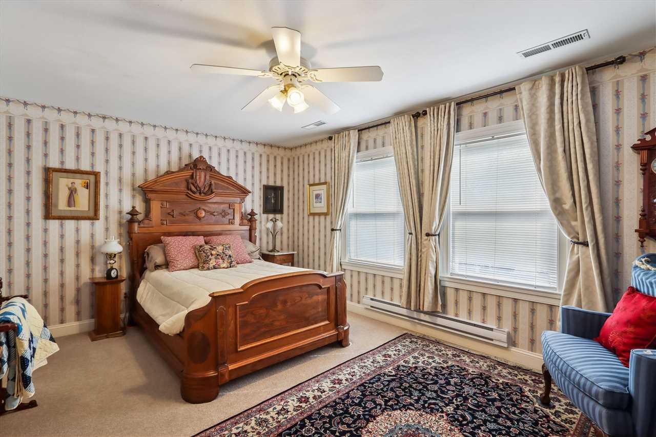 1 Acorn Court Iowa City IA 52246