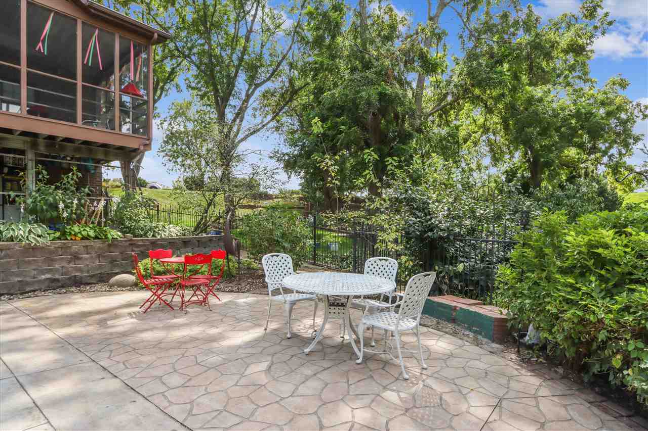 1 Acorn Court Iowa City IA 52246