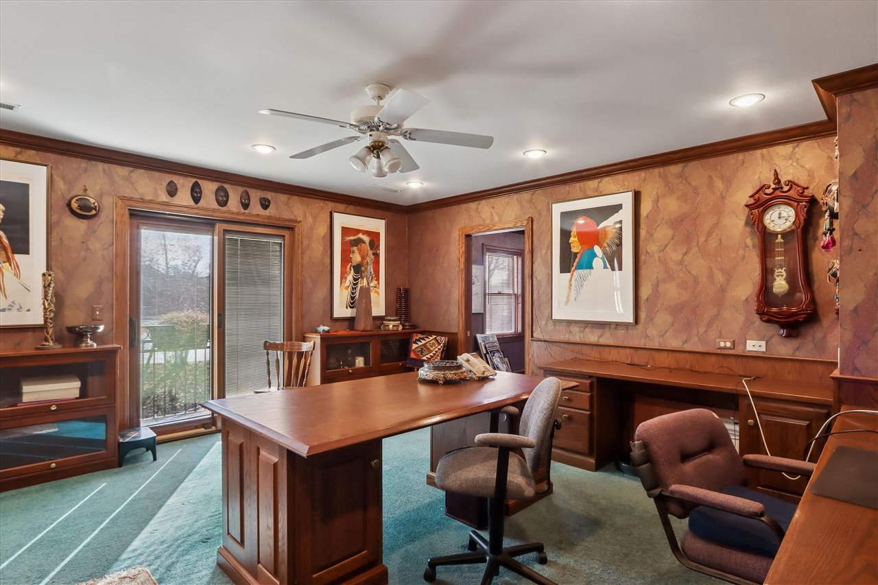 1 Acorn Court Iowa City IA 52246